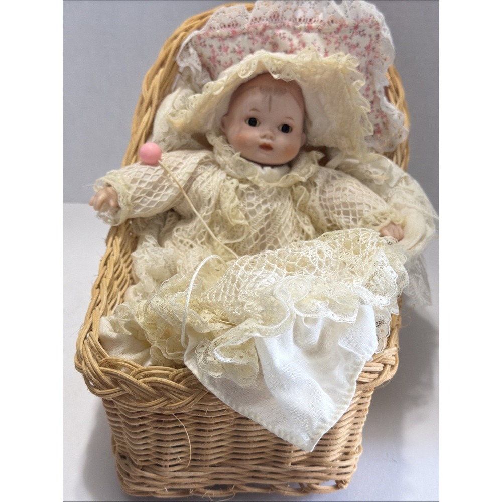 Vintage Sankyo 1980 Porcelain Musical Baby Doll Wicker Bassinet Lace Gown G101